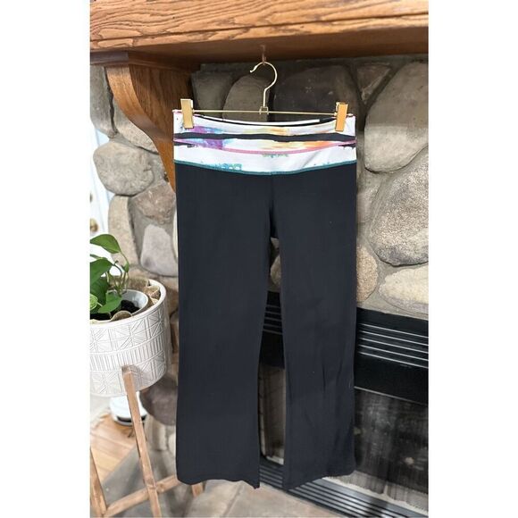 Lululemon flared leggings - Picture 1 of 7